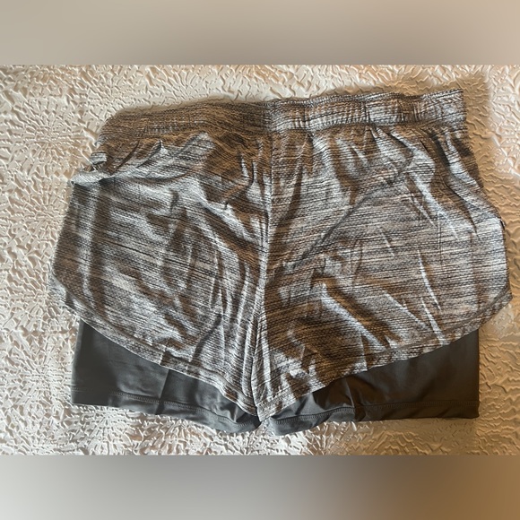 Reebok Running Shorts, large - Picture 2 of 3